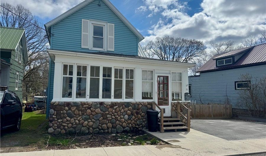 8 2nd St, Alexandria Bay, NY 13607 - 2 Beds, 2 Bath