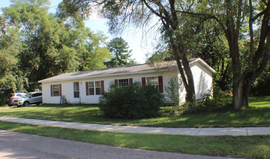 310 Grant St, Allegan, MI 49010 - 4 Beds, 2 Bath
