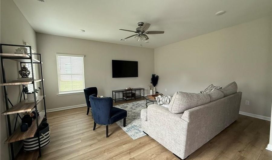 1442 CRESCENT Blvd, Auburn, AL 36830 - 4 Beds, 3 Bath