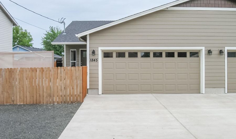 1845 17th -1849 Ave SE, Albany, OR 97322 - 6 Beds, 4 Bath