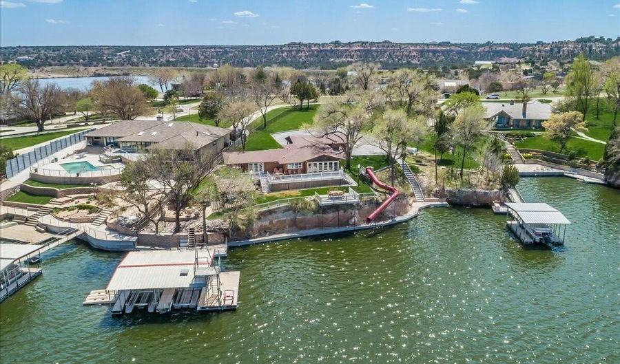 615 S SHORE Dr, Amarillo, TX 79118 - 3 Beds, 3 Bath