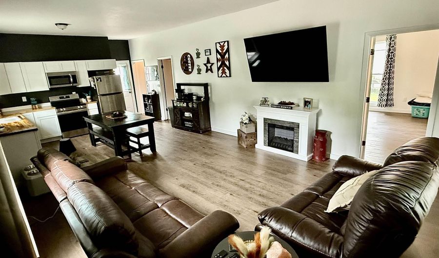 302 L St, Bedford, IN 47421 - 3 Beds, 2 Bath