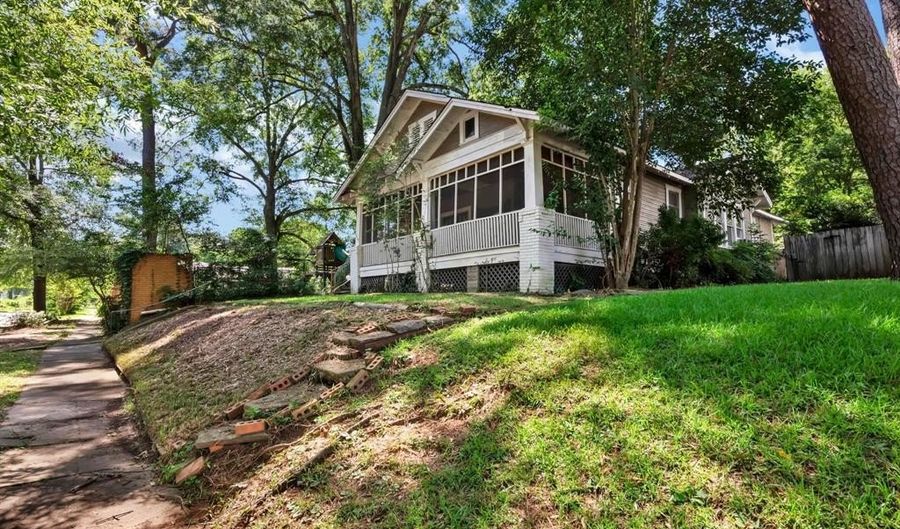 619 College St, Shreveport, LA 71104 - 3 Beds, 1 Bath