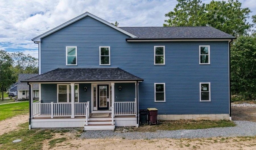 661 Main St, Acushnet, MA 02743 - 3 Beds, 3 Bath