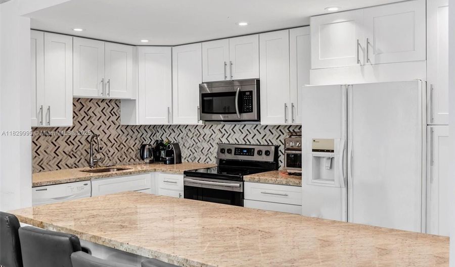 20401 NE 30th Ave 310-8, Aventura, FL 33180 - 3 Beds, 2 Bath