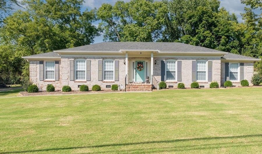 106 Collier Dr, Albertville, AL 35951 - 5 Beds, 3 Bath