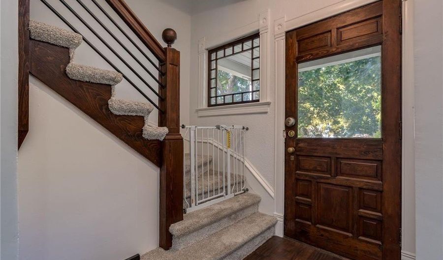 301 S Main St, Janesville, MN 56048 - 3 Beds, 2 Bath