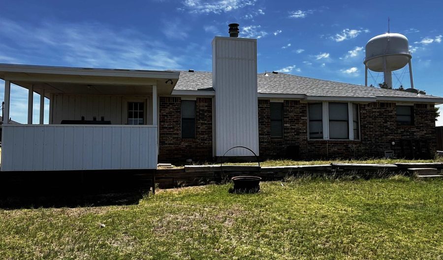 515 Avenue N, Beaver, OK 73932 - 3 Beds, 2 Bath