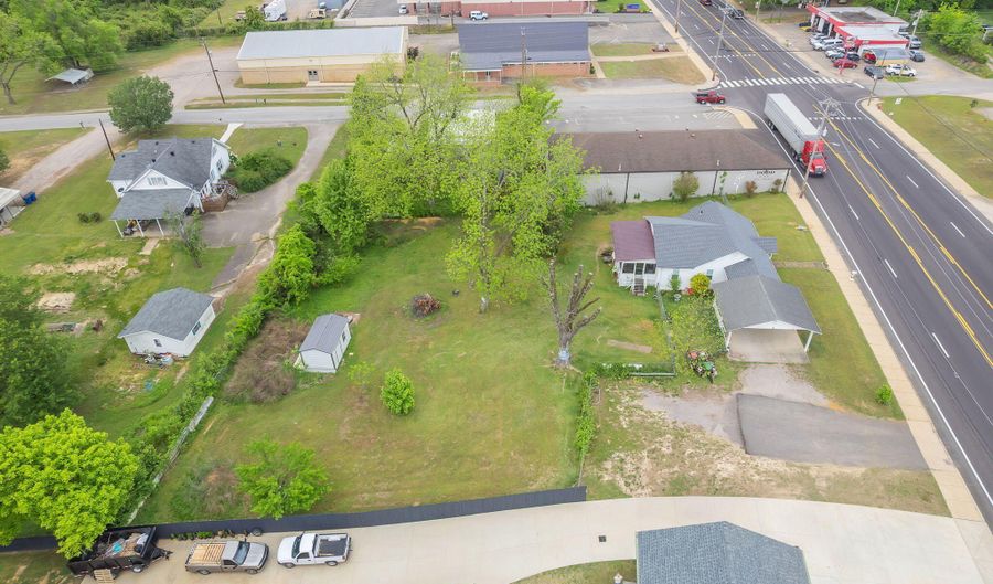 311 E Main St, Adamsville, TN 38310 - 3 Beds, 1 Bath