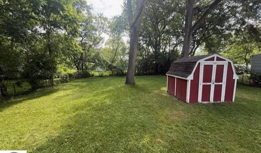 147 Valley Ave, Alma, MI 48801 - 2 Beds, 1 Bath