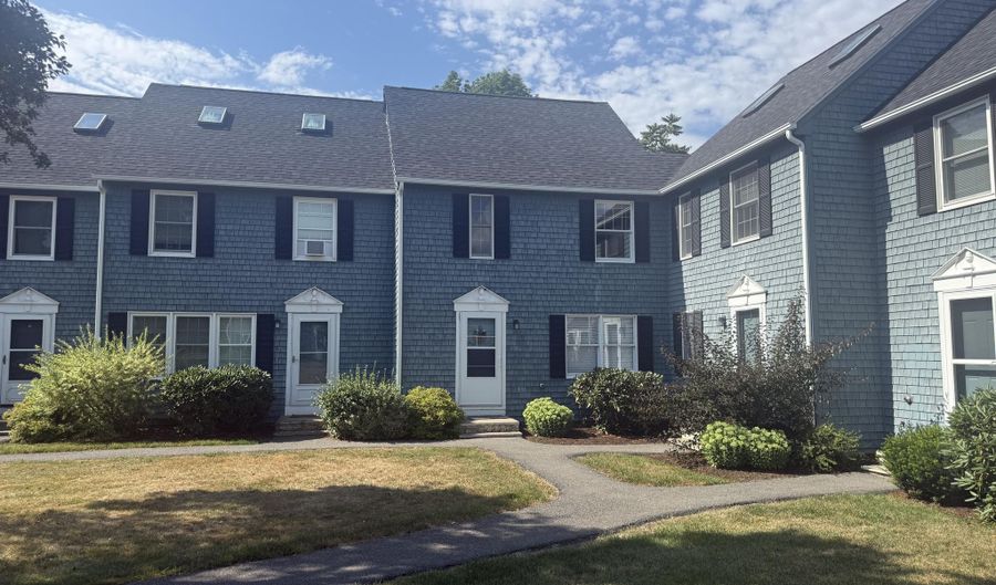 3 Orchard Hills Pkwy, Bangor, ME 04401 - 2 Beds, 2 Bath