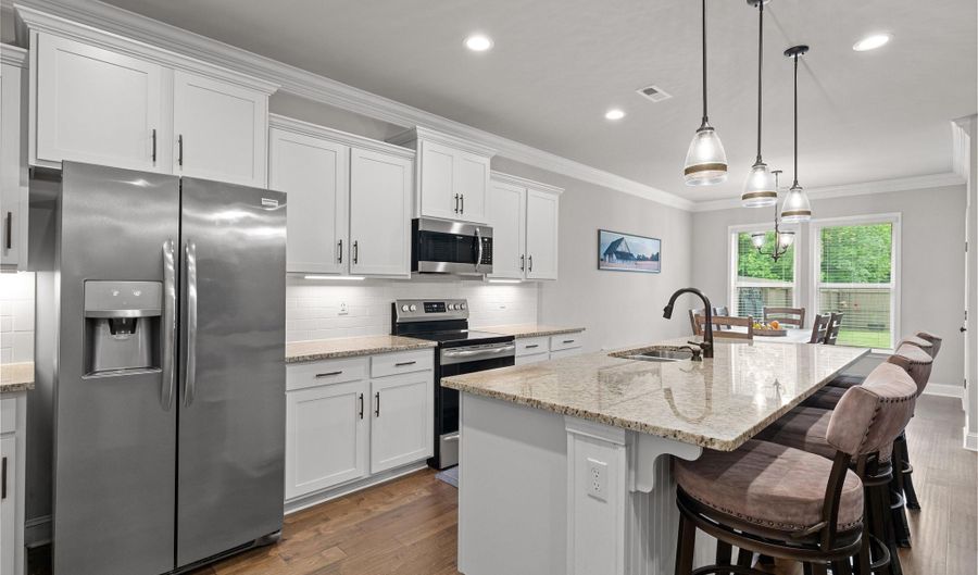 16833 Ted Childs Dr, Athens, AL 35613 - 3 Beds, 2 Bath