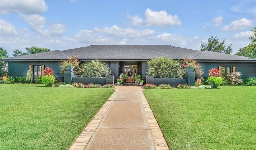328 Val Verde St, Altus, OK 73521 - 4 Beds, 4 Bath