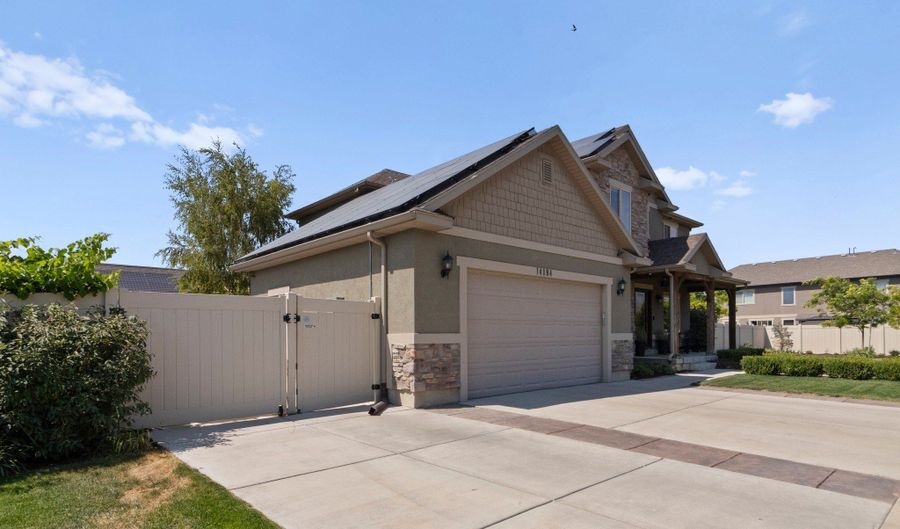 14194 S ROYAL COACHMAN, Bluffdale, UT 84065 - 5 Beds, 3 Bath