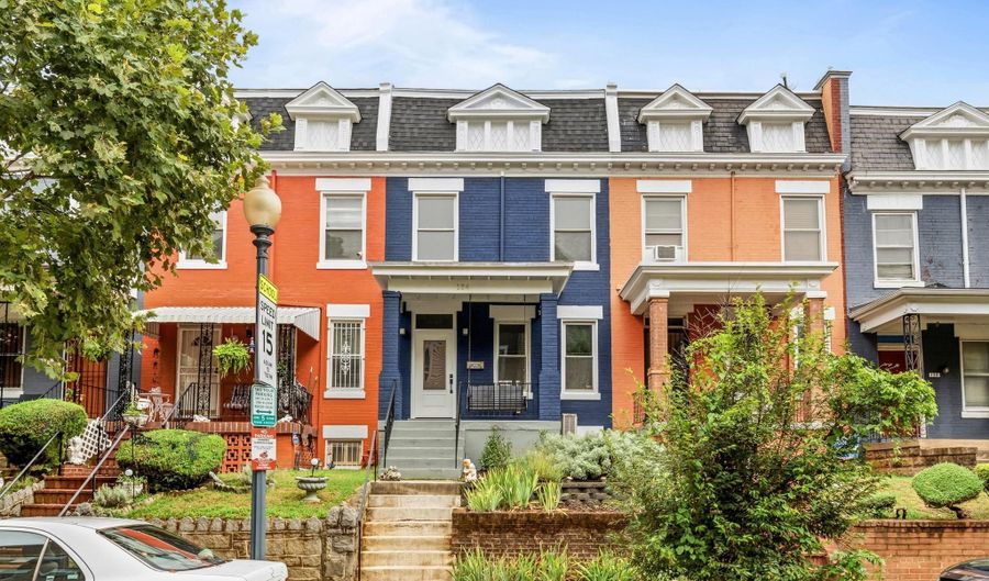 124 TODD Pl NE, Washington, DC 20002 - 4 Beds, 3 Bath