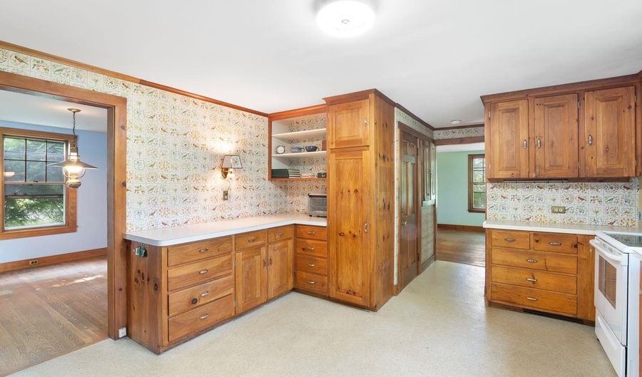 177 Fairview St, Brattleboro, VT 05301 - 3 Beds, 2 Bath