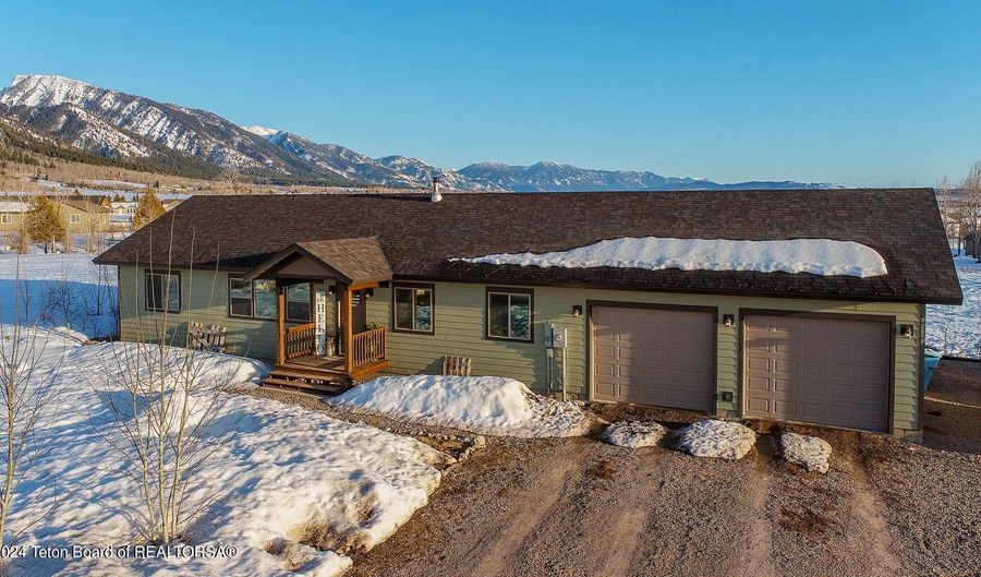 9 CUSTER Dr, Star Valley Ranch, WY 83127 - 3 Beds, 2 Bath