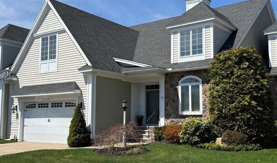 25 Crenshaw Ln 15-2, Andover, MA 01810 - 3 Beds, 5 Bath