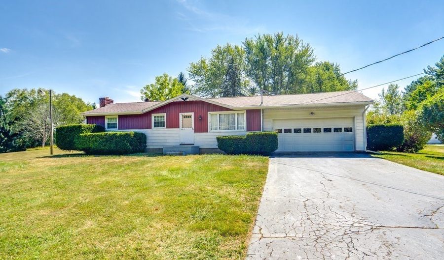 12222 Cenfield St NE, Alliance, OH 44601 - 3 Beds, 2 Bath