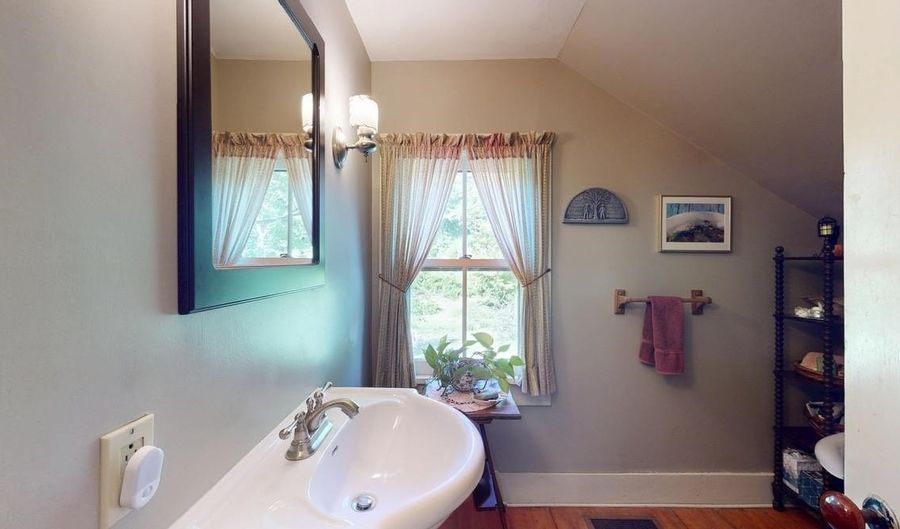 188 Prospect St, Brandon, VT 05733 - 3 Beds, 2 Bath