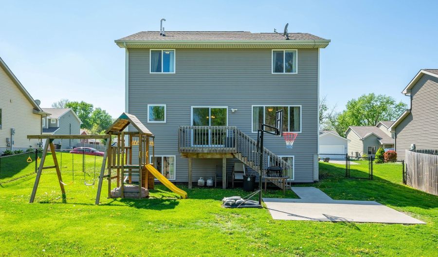 509 S 13th St, Adel, IA 50003 - 4 Beds, 3 Bath