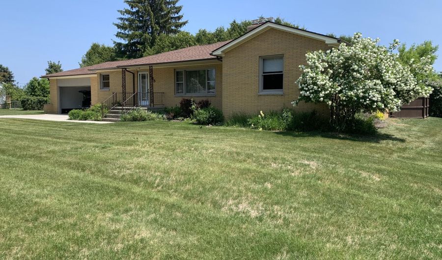185 S June St, Alpena, MI 49707 - 4 Beds, 3 Bath