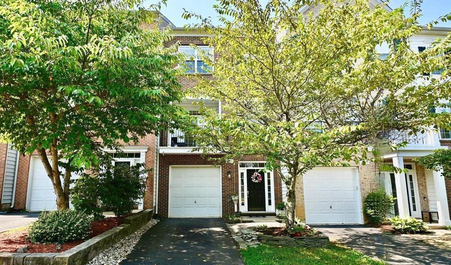6915 ROLLING CREEK Way, Alexandria, VA 22315 - 3 Beds, 4 Bath