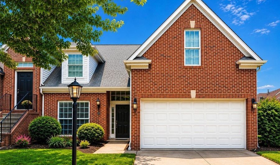 819 Strasburg Dr, Adams Twp., PA 16046 - 3 Beds, 3 Bath