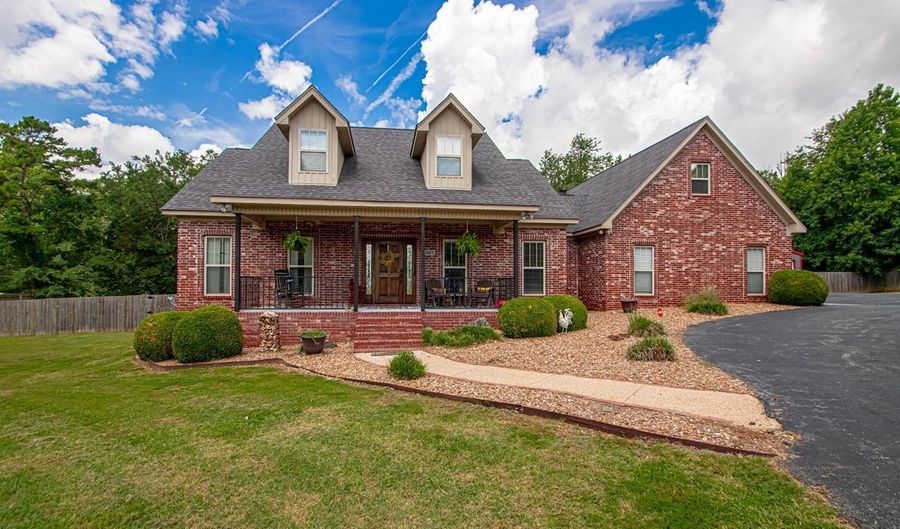 2675 Mountain View Rd, Benton, AR 72019 - 3 Beds, 3 Bath