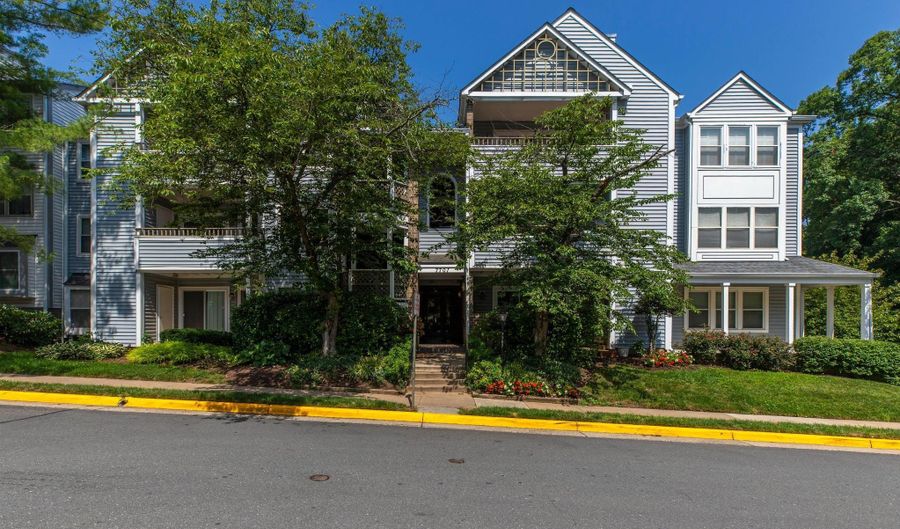 7707 LAFAYETTE FOREST Dr 21, Annandale, VA 22003 - 2 Beds, 2 Bath