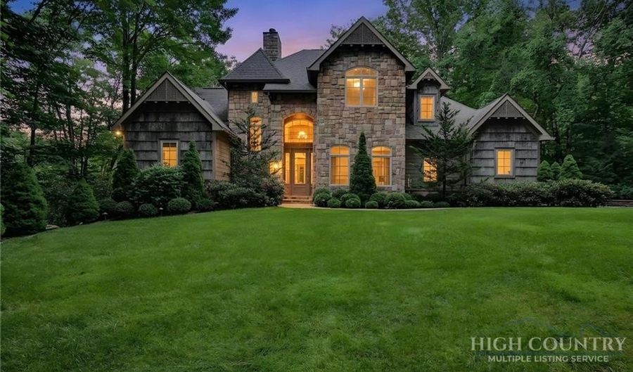 241 The Glens Blvd, Banner Elk, NC 28604 - 3 Beds, 4 Bath