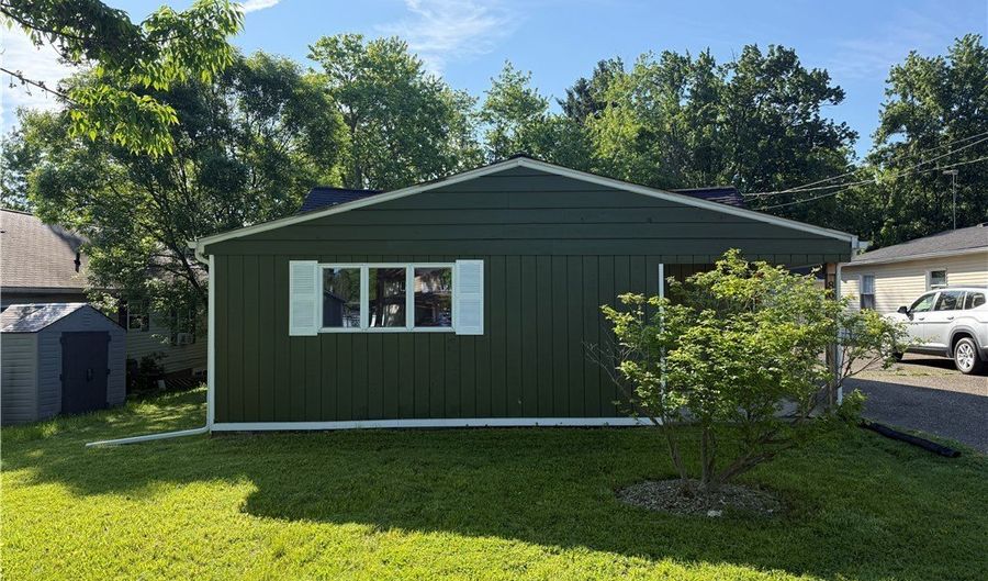 865 East Blvd, Aurora, OH 44202 - 2 Beds, 1 Bath