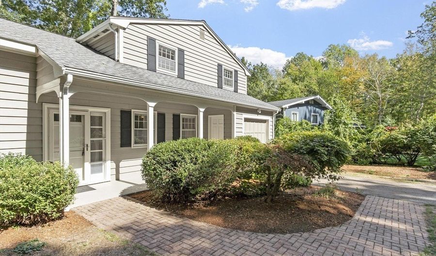 6 Black Horse Dr, Acton, MA 01720 - 3 Beds, 3 Bath