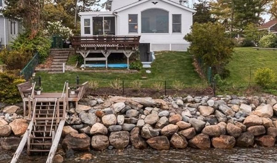 41 Buena Vista Dr, North Kingstown, RI 02852 - 3 Beds, 3 Bath
