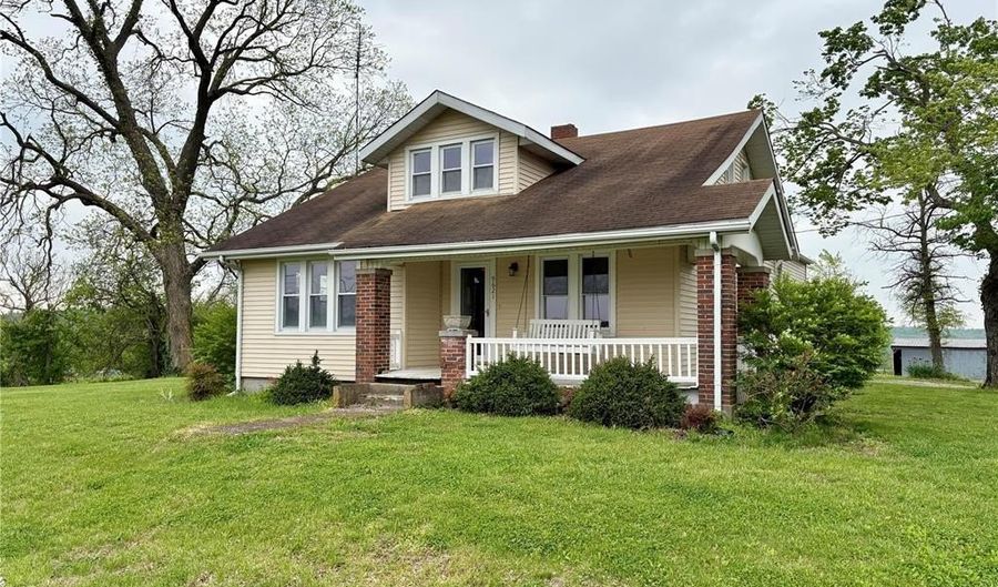 9621 Main St, Altenburg, MO 63732 - 4 Beds, 2 Bath