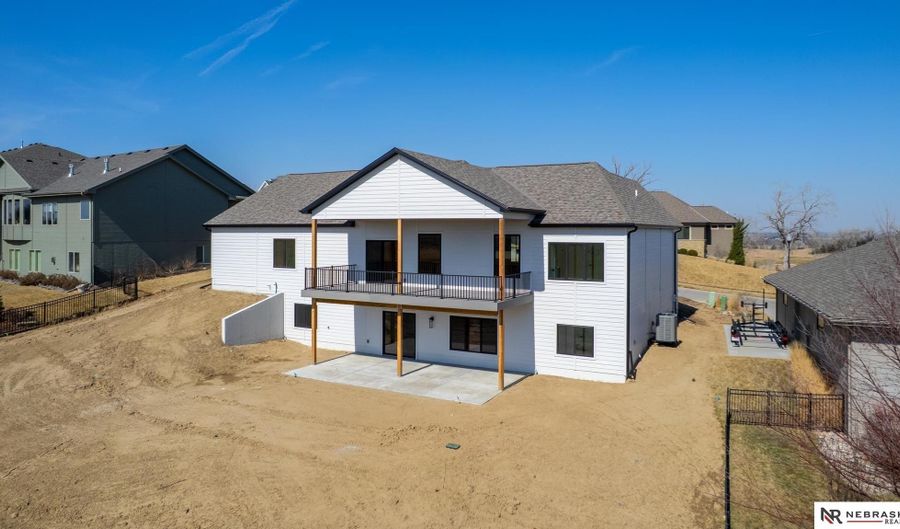 325 S Lakeview Way, Ashland, NE 68003 - 4 Beds, 4 Bath