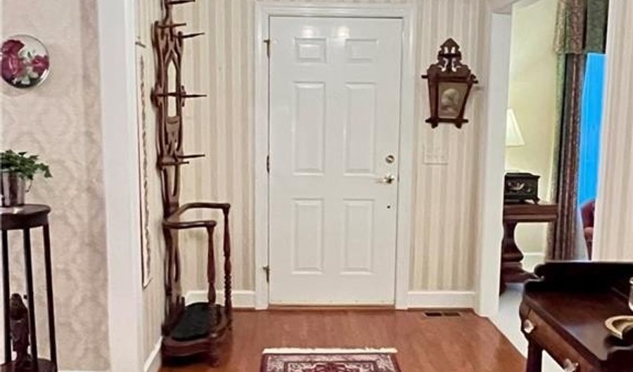 1322 HUNTINGTON Ct, Auburn, AL 36830 - 3 Beds, 3 Bath