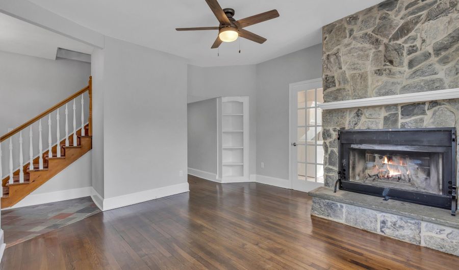 18 Middletown Ave, Atlantic Highlands, NJ 07716 - 4 Beds, 2 Bath