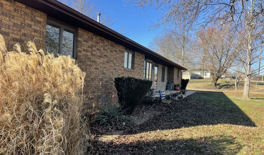 607 Kottmeier St, Ava, MO 65608 - 3 Beds, 2 Bath