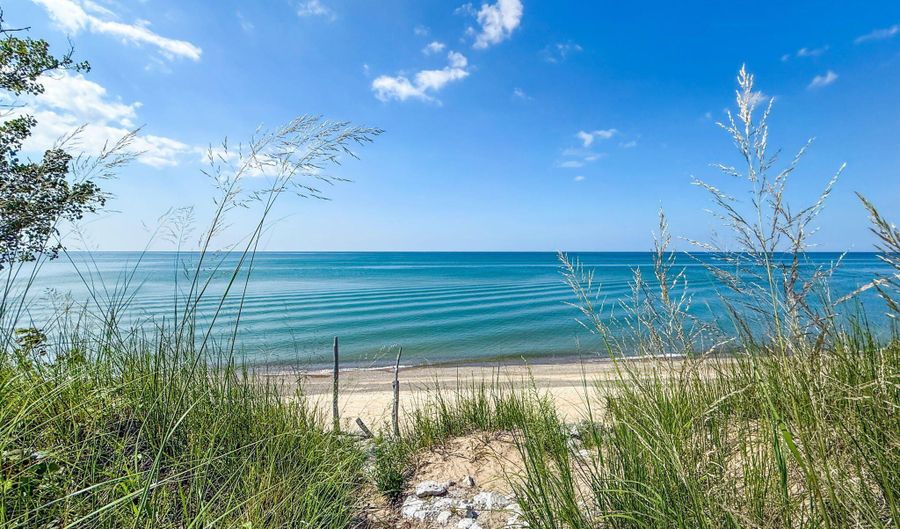 31 S Lake Shore County Rd, Beverly Shores, IN 46301 - 3 Beds, 2 Bath
