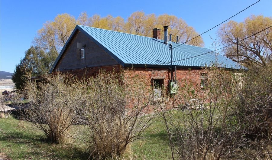 1018 Crosby St, Anaconda, MT 59711 - 3 Beds, 1 Bath