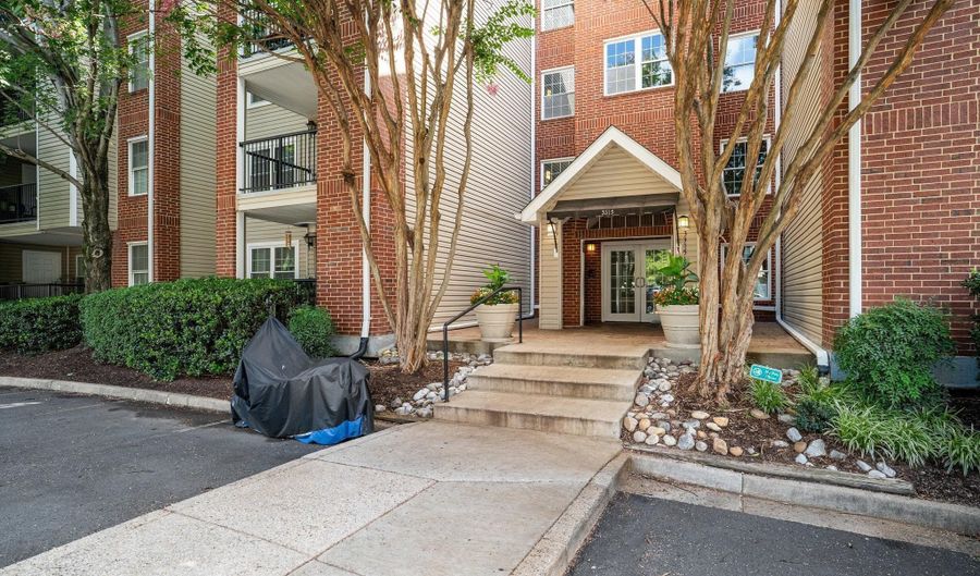 3315 WYNDHAM Cir 2221, Alexandria, VA 22302 - 2 Beds, 2 Bath