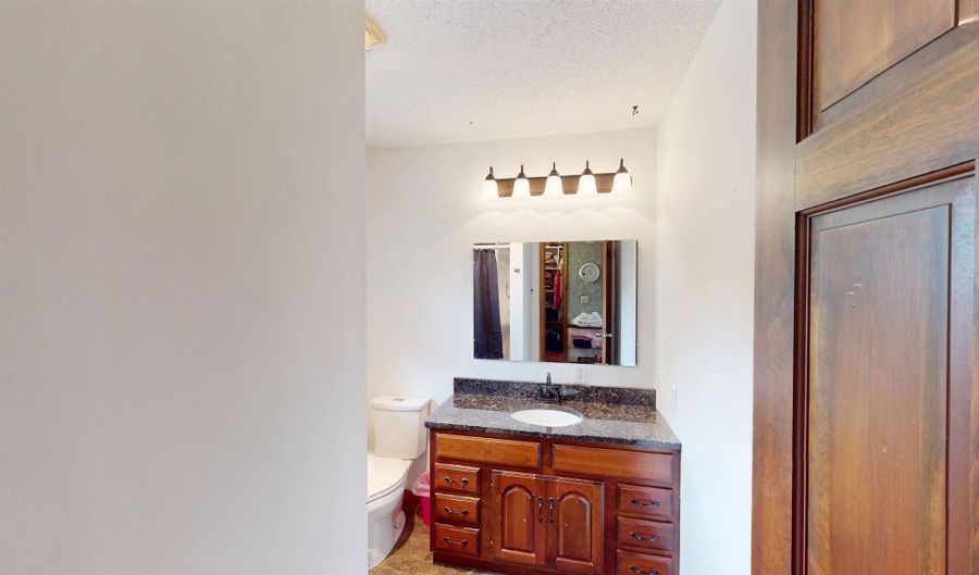 211 N 5TH Ave, Abbotsford, WI 54405 - 4 Beds, 3 Bath