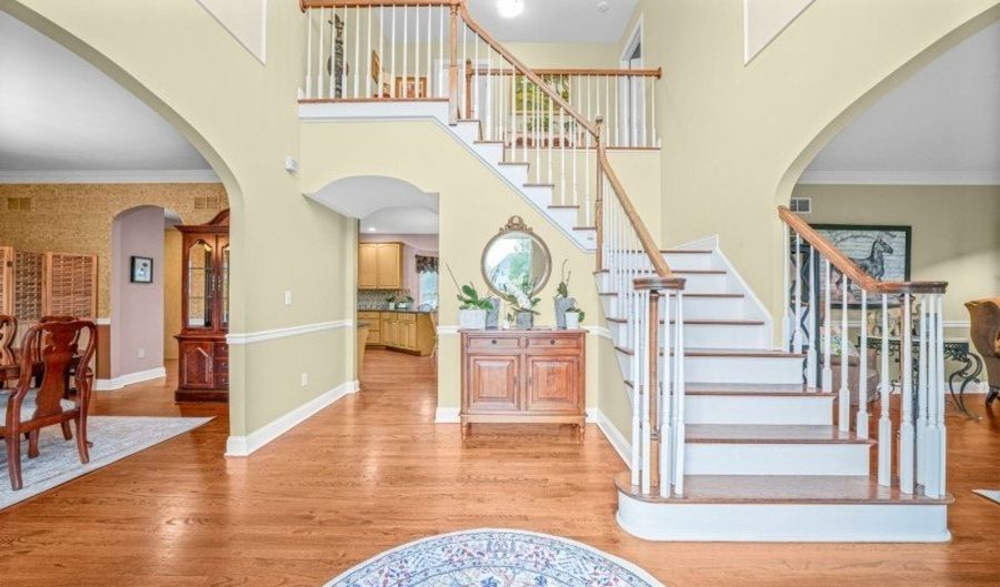 8 Hemingway Dr, Alexandria Twp., NJ 08848 - 4 Beds, 4 Bath