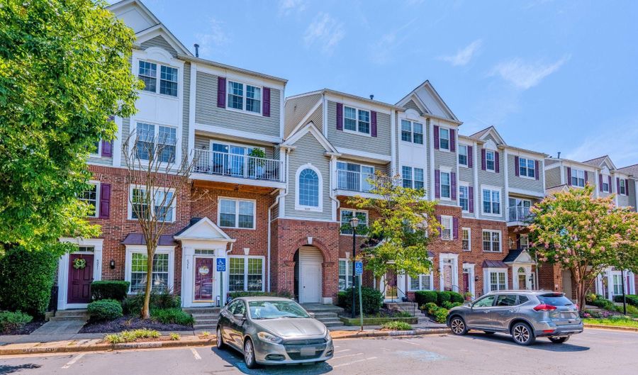 5975 TERRAPIN Pl 301C, Alexandria, VA 22310 - 2 Beds, 3 Bath