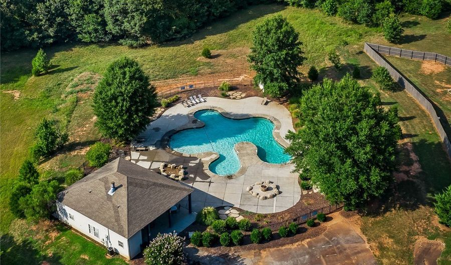 106 Vinings Xing, Belton, SC 29627 - 5 Beds, 5 Bath