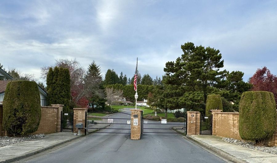 801 BROOKHAVEN Dr, Brookings, OR 97415 - 2 Beds, 2 Bath