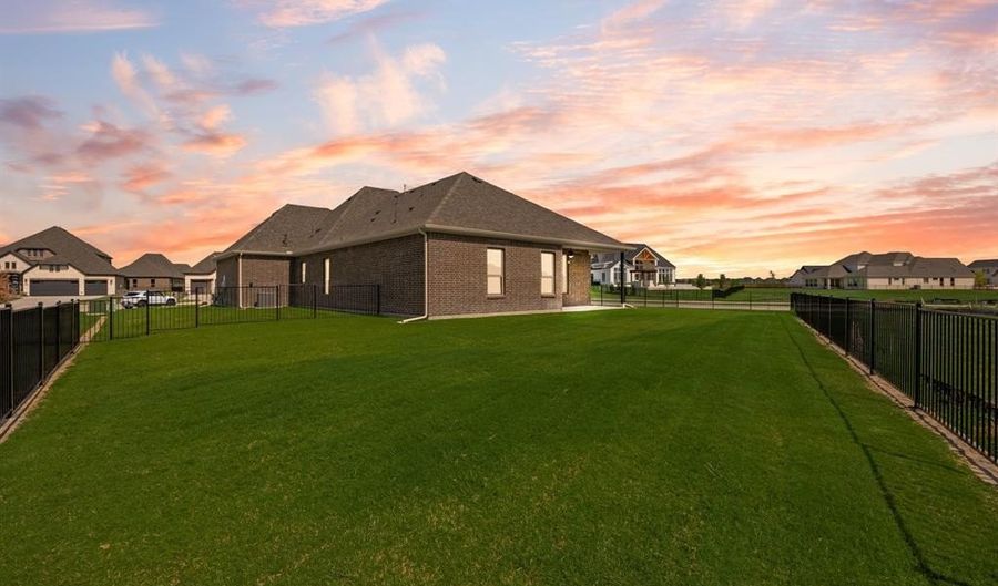 303 Big Antler Ct, Heath, TX 75032 - 3 Beds, 2 Bath
