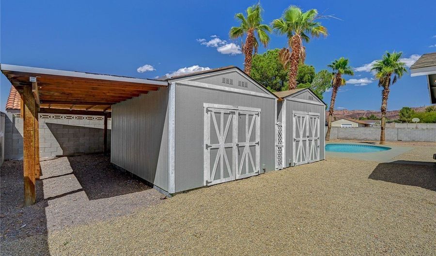 1580 Quarter Horse Dr, Henderson, NV 89002 - 4 Beds, 3 Bath