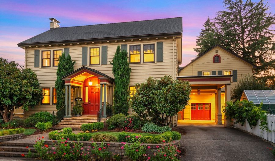 828 CALAPOOIA St, Albany, OR 97321 - 4 Beds, 4 Bath